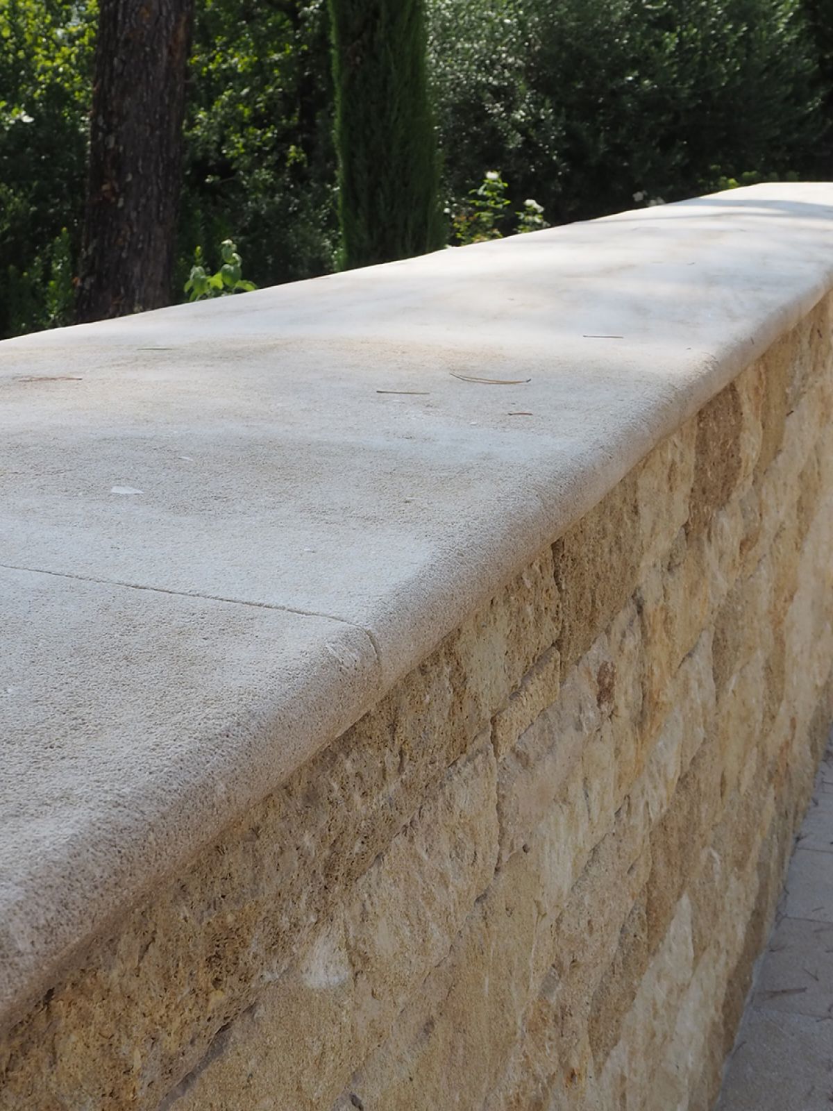 Gutters stone